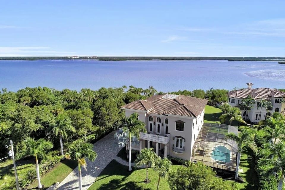 Breathtaking waterview. 