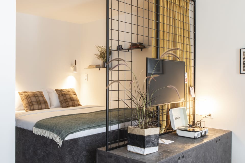 Deluxe Double Room | Soundproofing, iron/ironing board, free WiFi, bed sheets