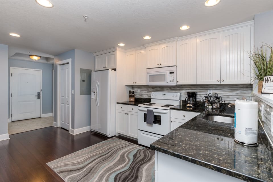 Kitchen, stocked