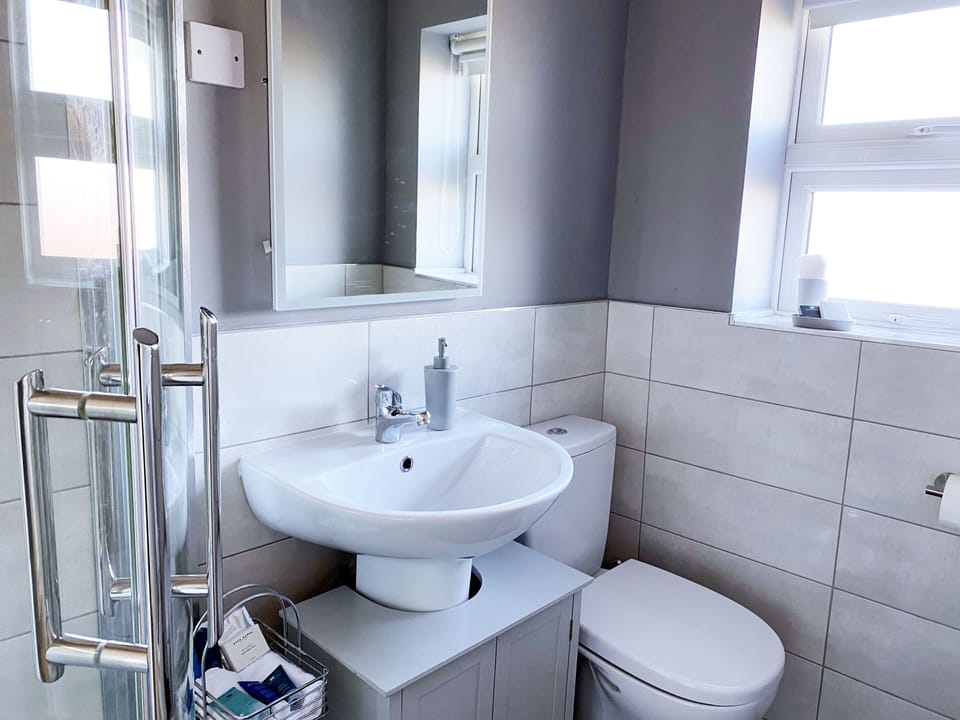 Gracehill Lodge bathroom