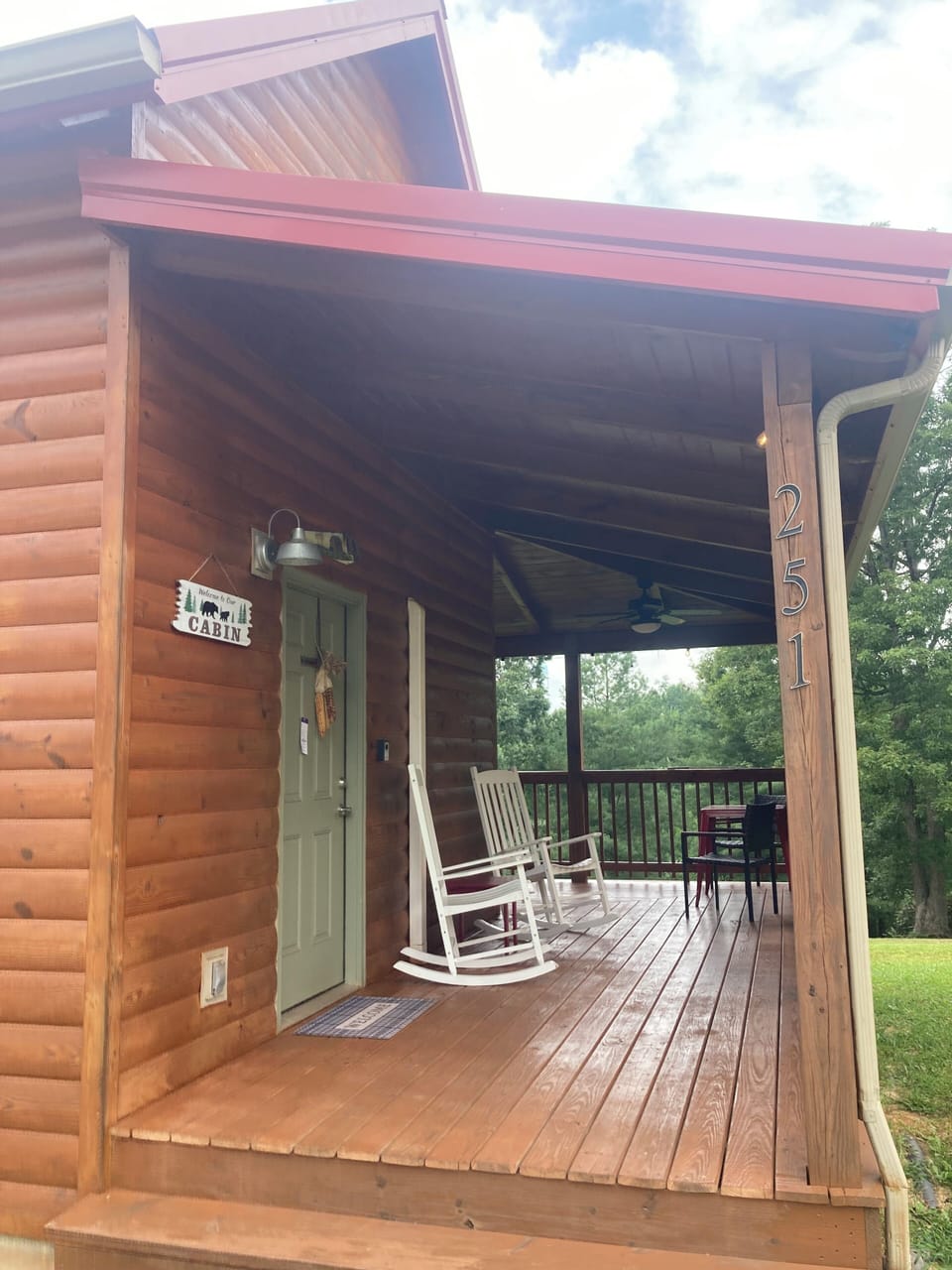 Exterior/Main entrance
