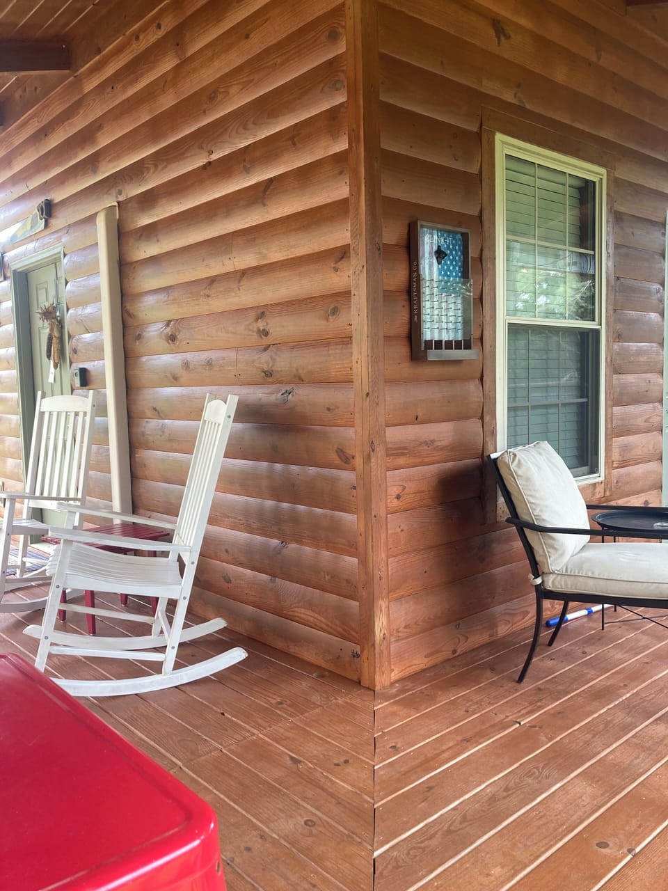 spacious porch 