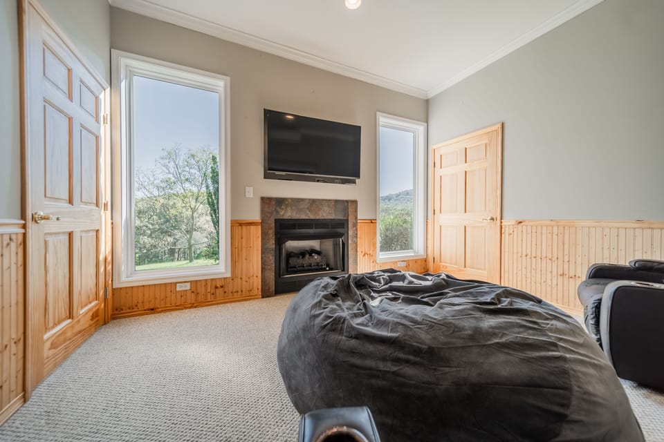 Gaming Room w Nintendo Switch