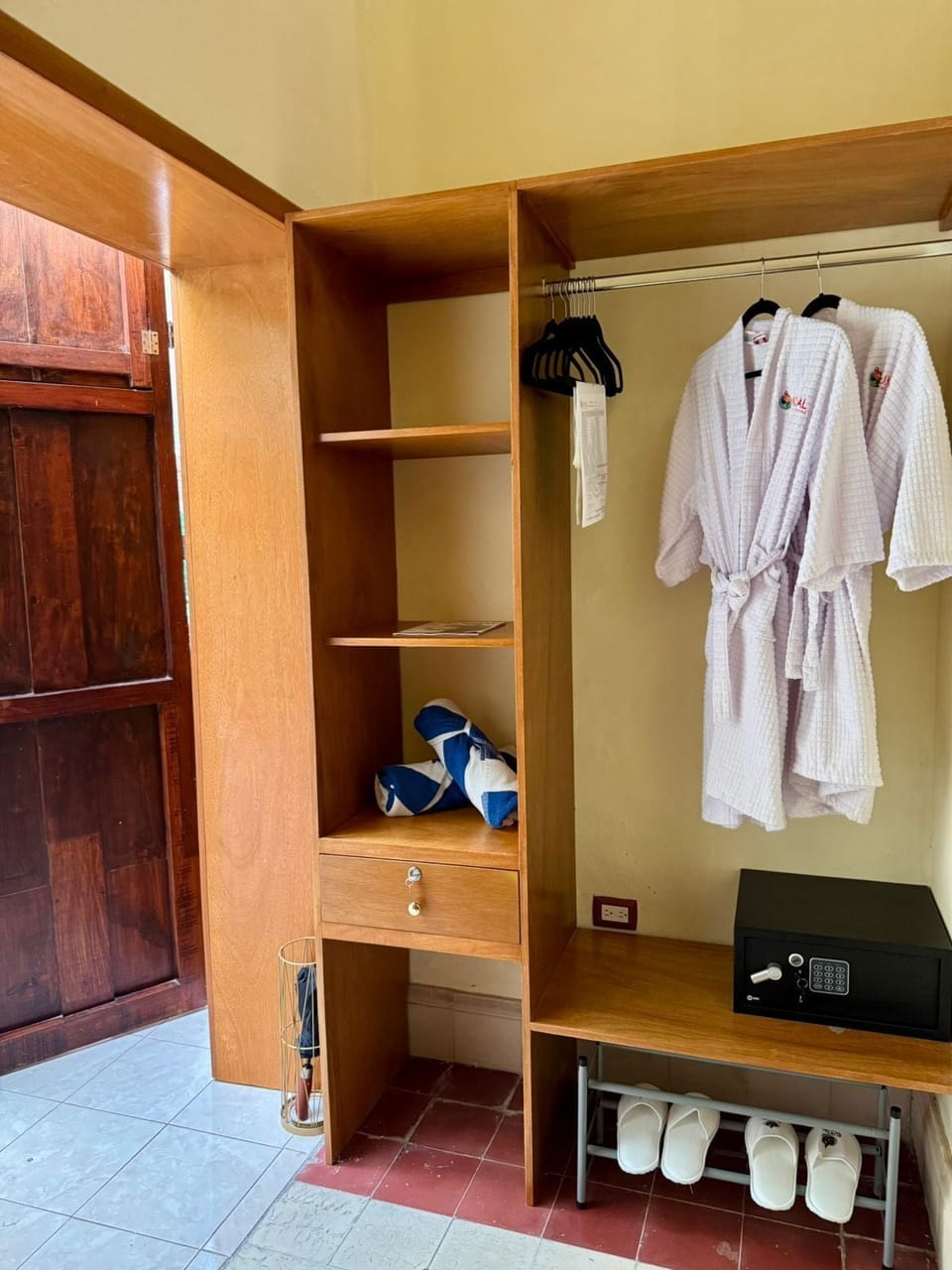Basic Room | Living area | TV, Netflix, streaming services, printers