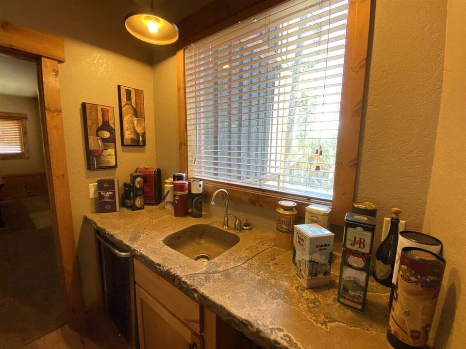 Lower level wet bar
