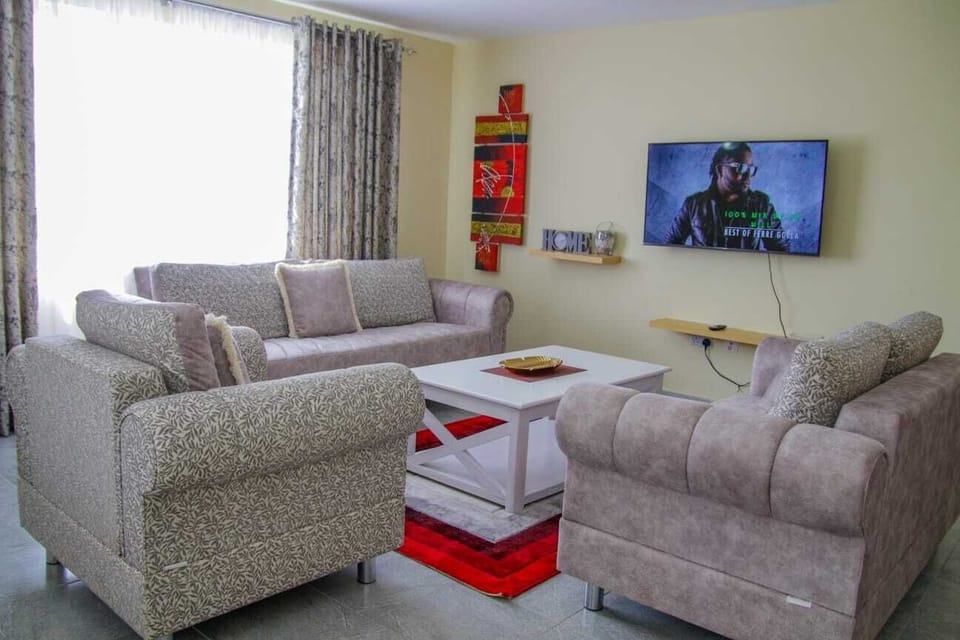 Business Apartment | Living area | 20-inch Smart TV with digital channels, TV
