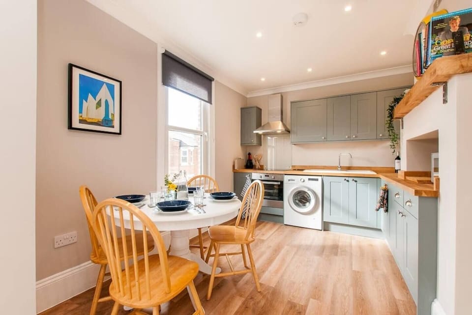 Modern Kitchen and Dining