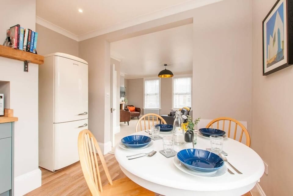 Modern Kitchen and Dining