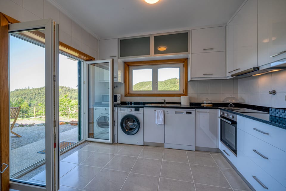 Shared fridge, microwave, oven, stovetop