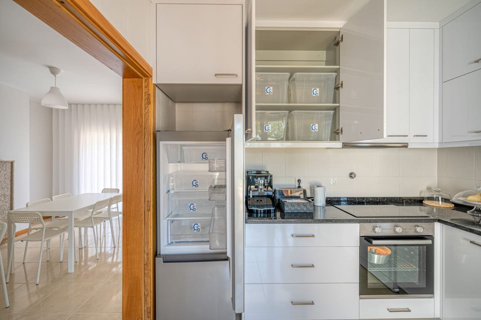 Shared fridge, microwave, oven, stovetop