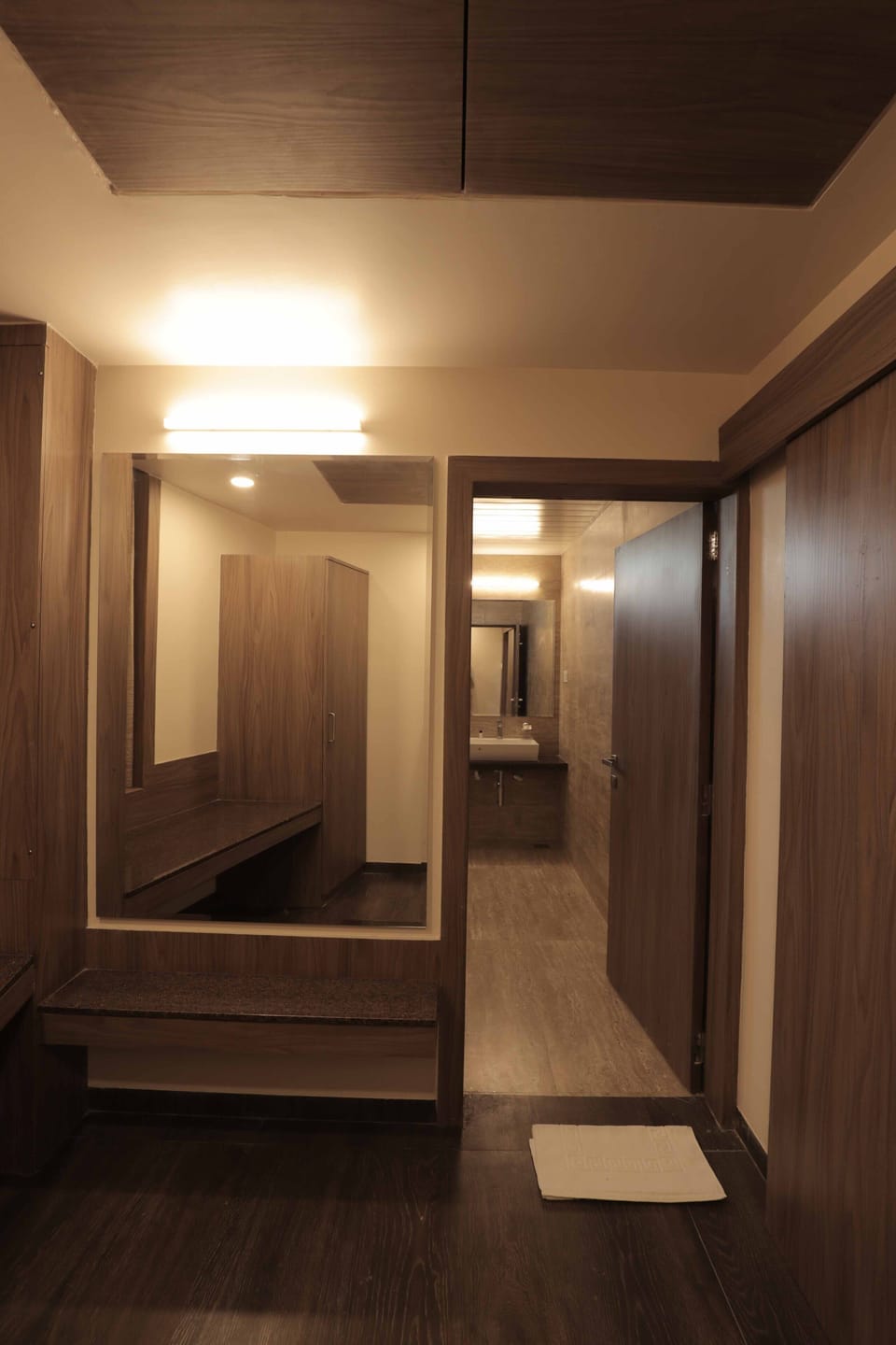 Rainfall showerhead, free toiletries, hair dryer, slippers