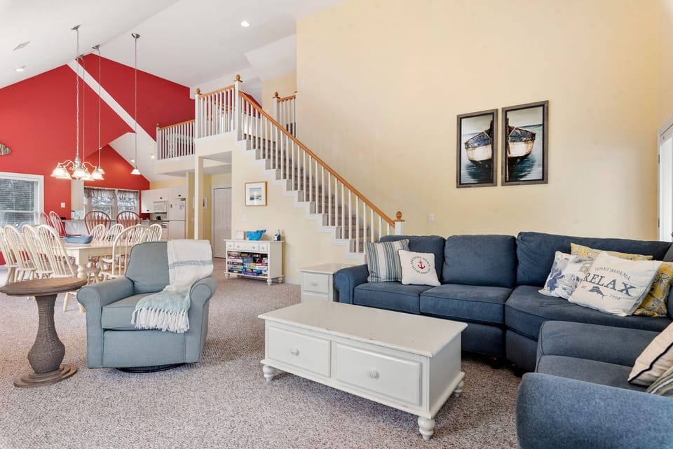 HK67: Anchors Down l Top Level Living Area