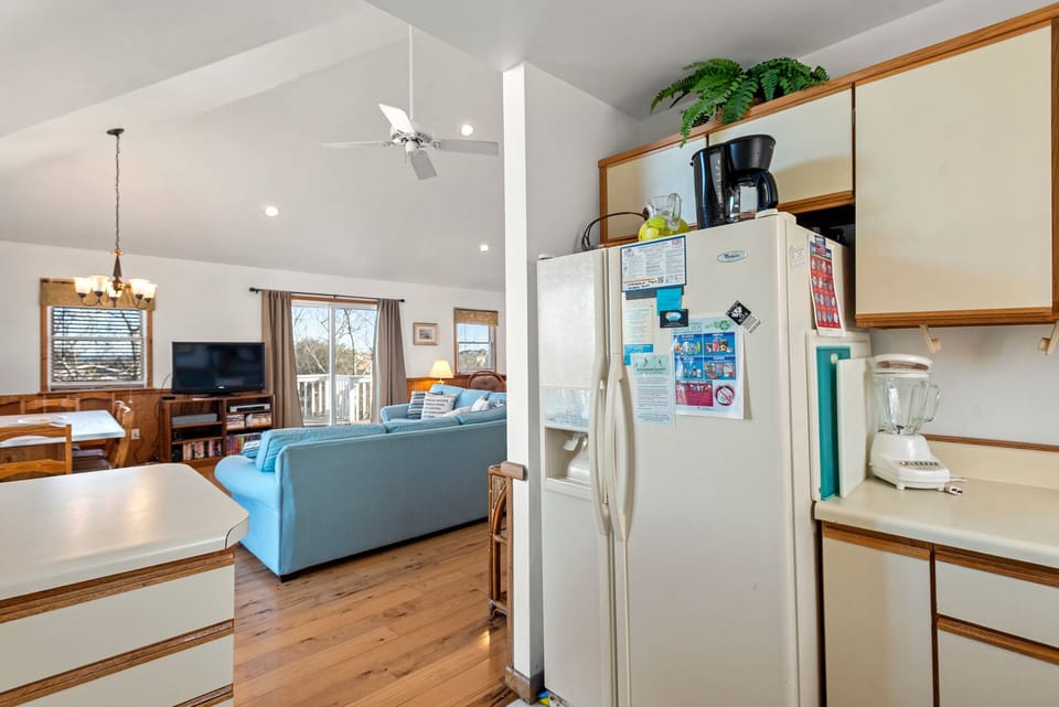 DU505: Kiki's Retreat | Top Level Kitchen