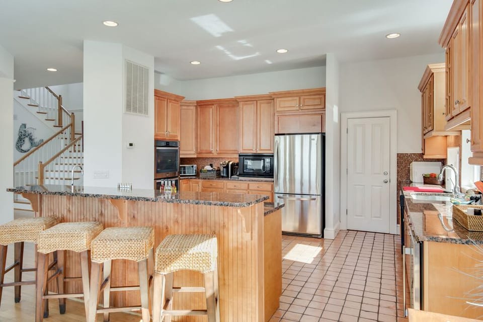 CC011: Casa del Sol | Bottom Level Kitchen