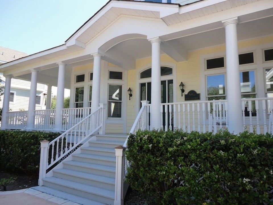 CC148: Array Of Sunshine | Front Exterior