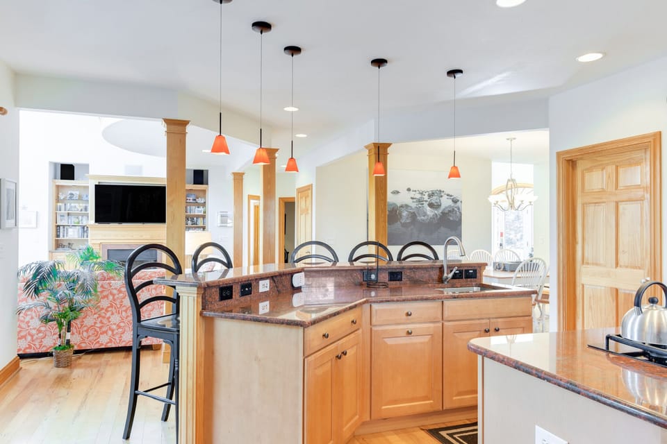CC180: Perfect Peach | Mid Level Kitchen