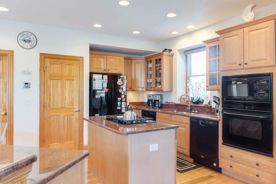 CC180: Perfect Peach | Mid Level Kitchen