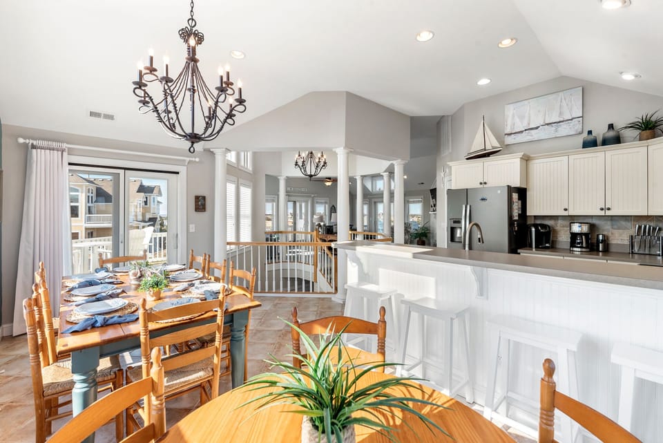 CC195: It's 5 O'clock Somewhere | Top Level Dining Area