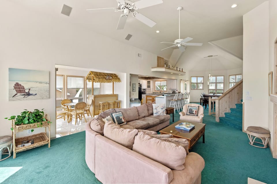CL133: Payson Place | Top Level Living Area and Sun Room