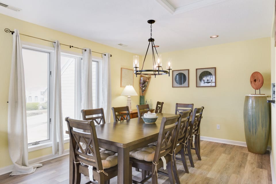 CL676: Let Me Count The Waves | Top Level Dining Area