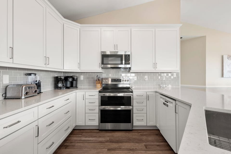 DE07A: Dune Ridge | Top Level Kitchen
