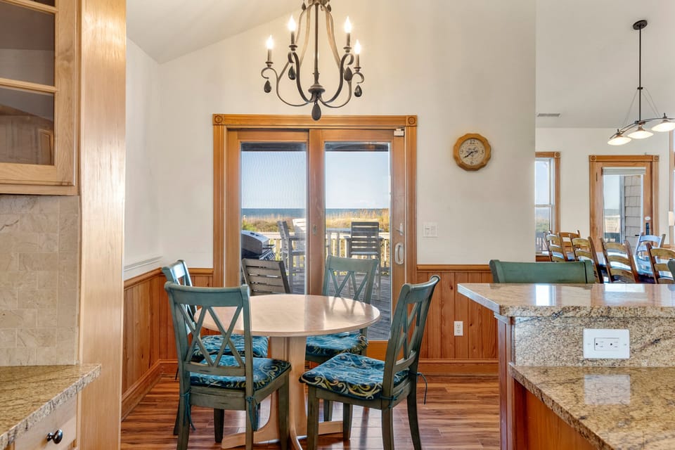 DE10: Duneridge Estates 10 | Top Level Breakfast Nook