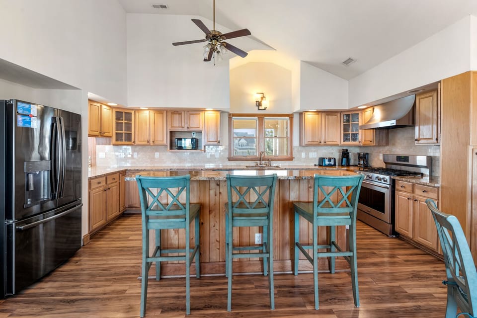 DE10: Duneridge Estates 10 | Top Level Kitchen