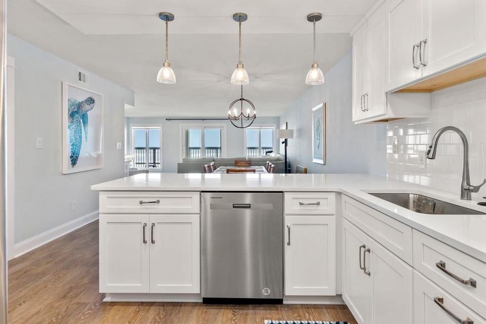 H302N: Heron Cove 302N | Kitchen