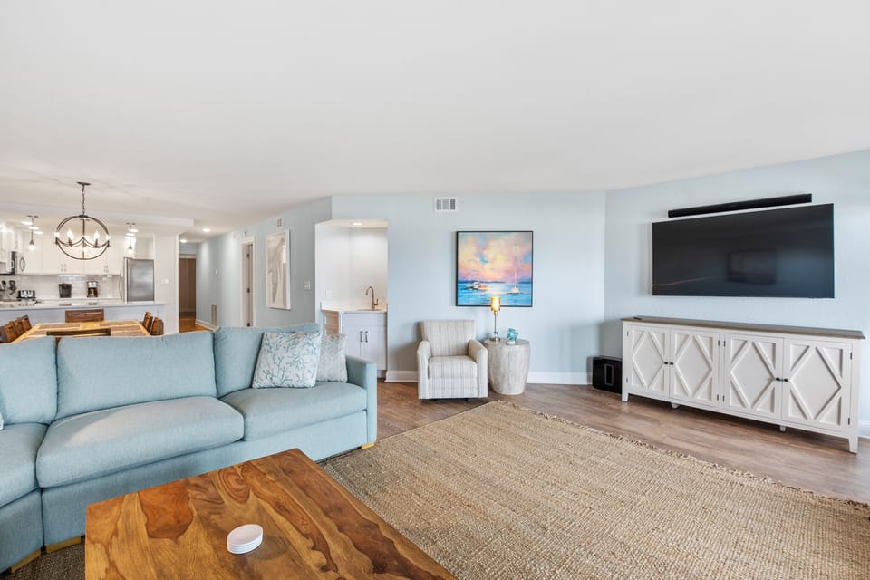 H302N: Heron Cove 302N | Living Area