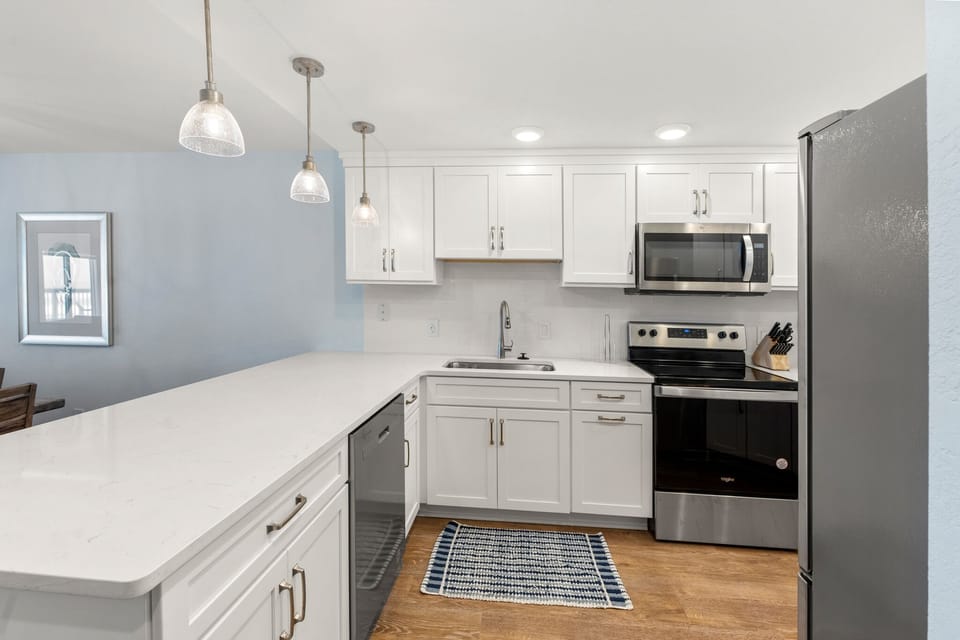 H302N: Heron Cove 302N | Kitchen