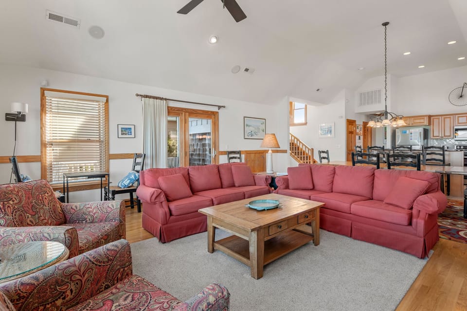 JR100: On Holiday | Top Level Living Area
