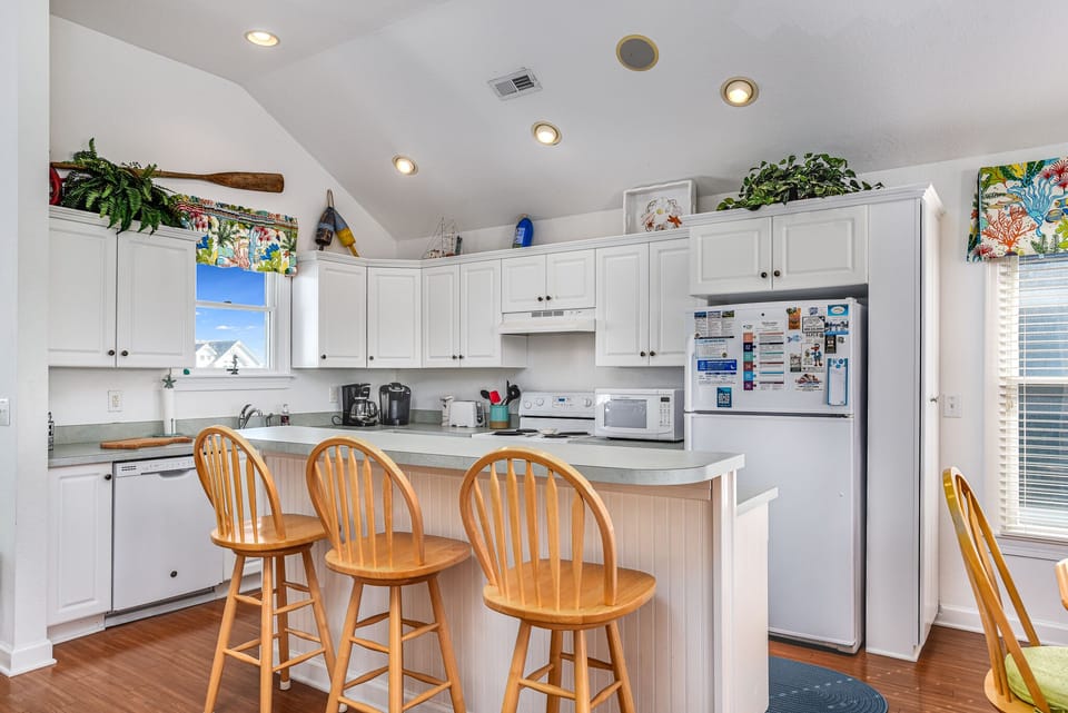 JR247: Carolinian | Top Level Kitchen