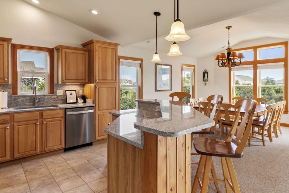 JR385: Jockeys Ridge 385 | Top Level Kitchen