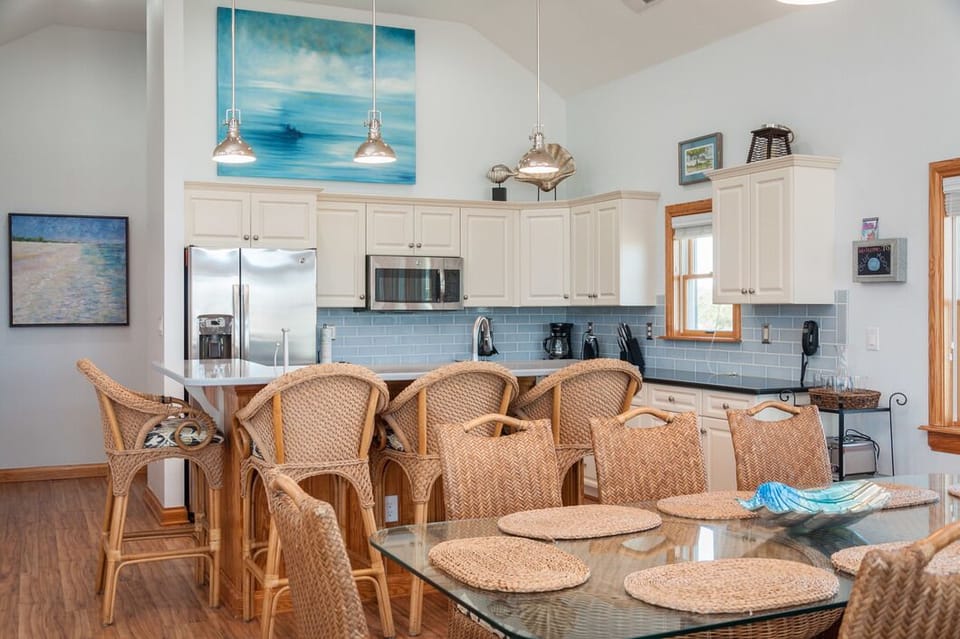 JR96: Blue Moon | Top Level Dining Area