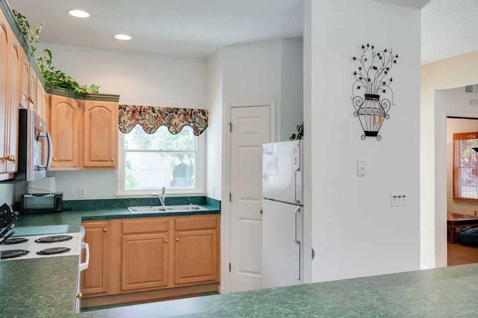 MB37: Sounds of Summer | Bottom Level Kitchen