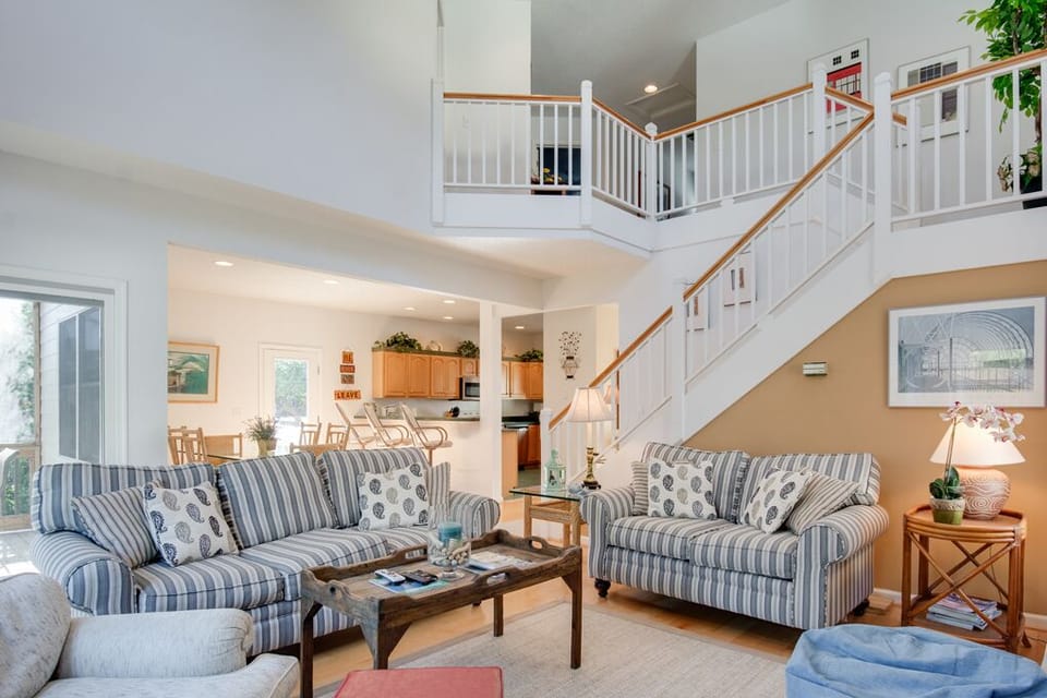 MB37: Sounds of Summer | Bottom Level Living Area