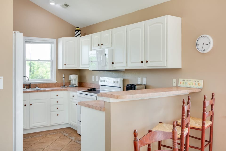 MB46: Paradise Found I Top Level Kitchen