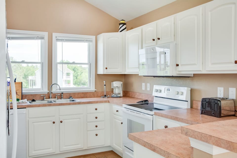 MB46: Paradise Found I Top Level Kitchen