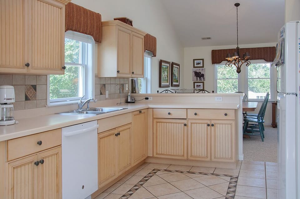 MB51: Heron's Nest | Top Level Kitchen
