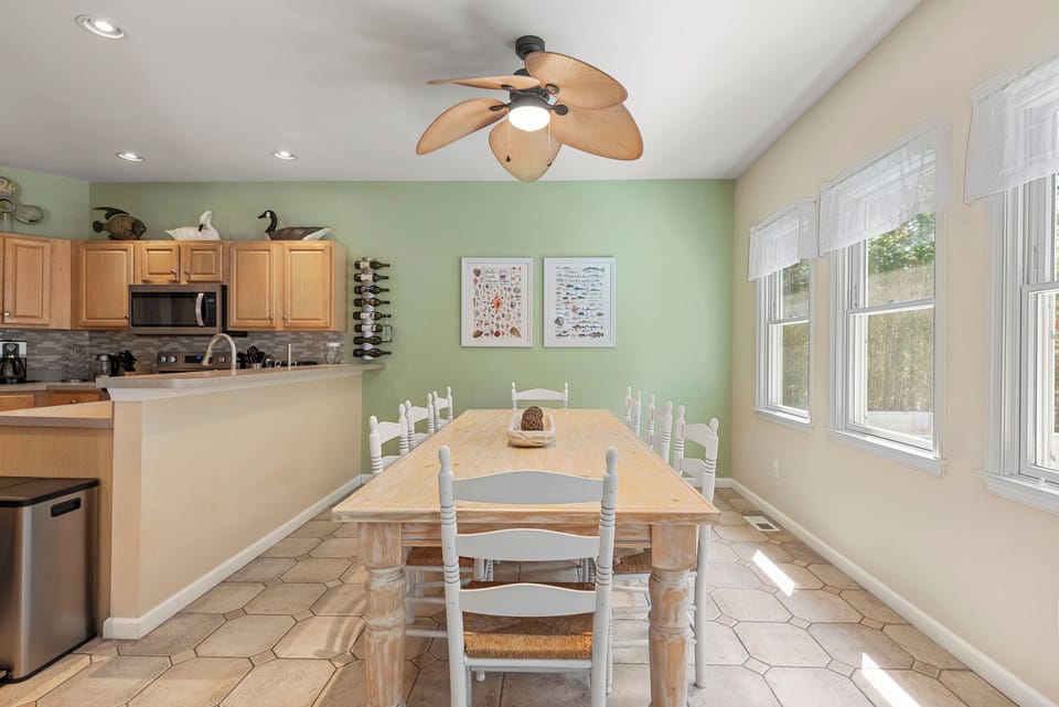 MB68: Tuck Away | Bottom Level Dining Area