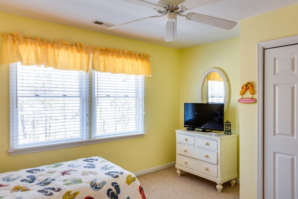 MB68: Tuck Away | Top Level Bedroom 3