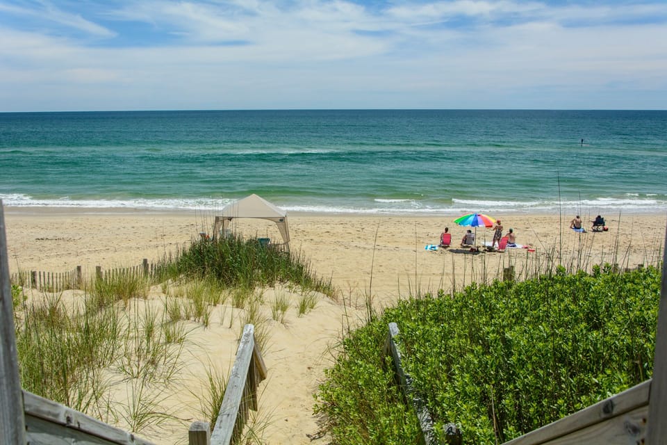 NHB1: Mojo Dojo | Direct Beach Access