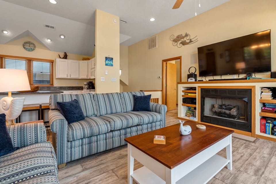 OSD01: Seaduction | Top Level Living Area - Fireplace Not Available For Guest Use