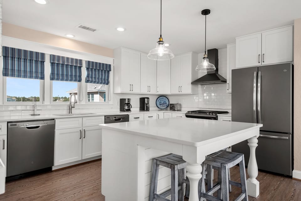 OSE01: Fish Tank | Top Level Kitchen