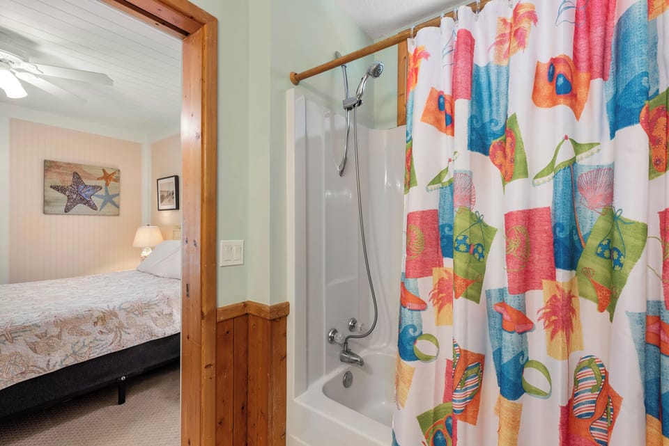OSH01: Ocean Blue | Mid Level BR2/BR3 Shared Bath