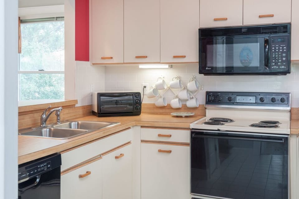 R22: Magical Hideaway | Bottom Level Kitchen