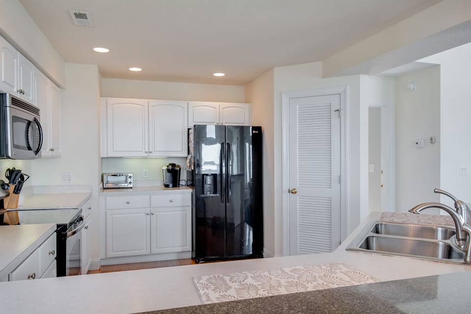 SA02: Sunsets Forever | Top Level Kitchen