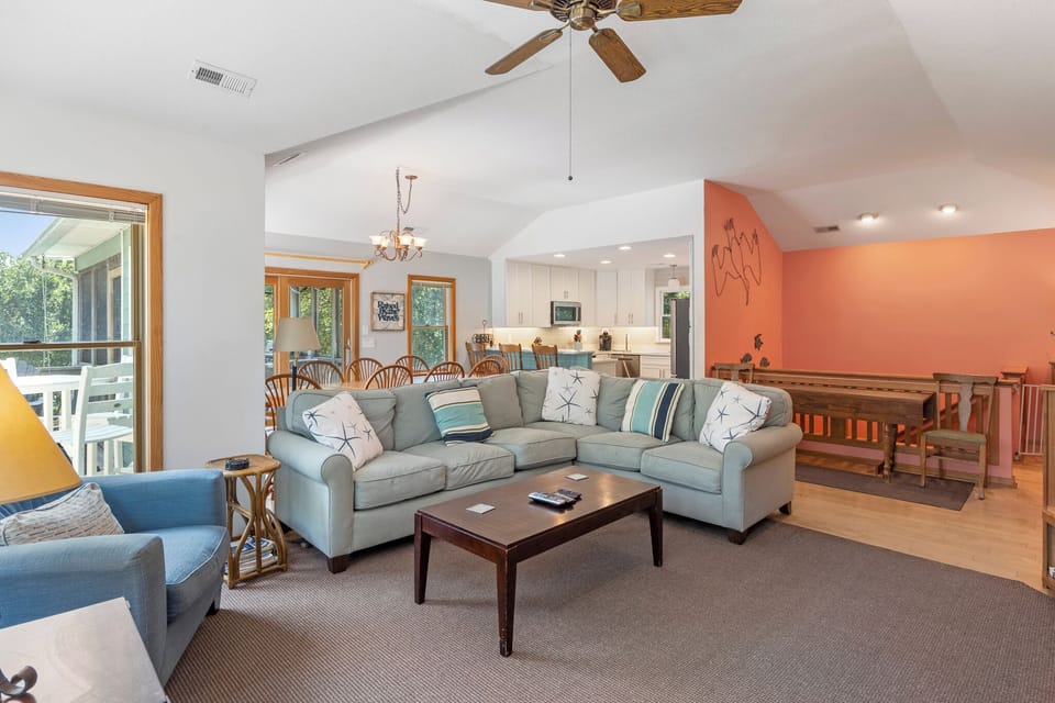 SH223:  Dragonfly | Top Level Living Area