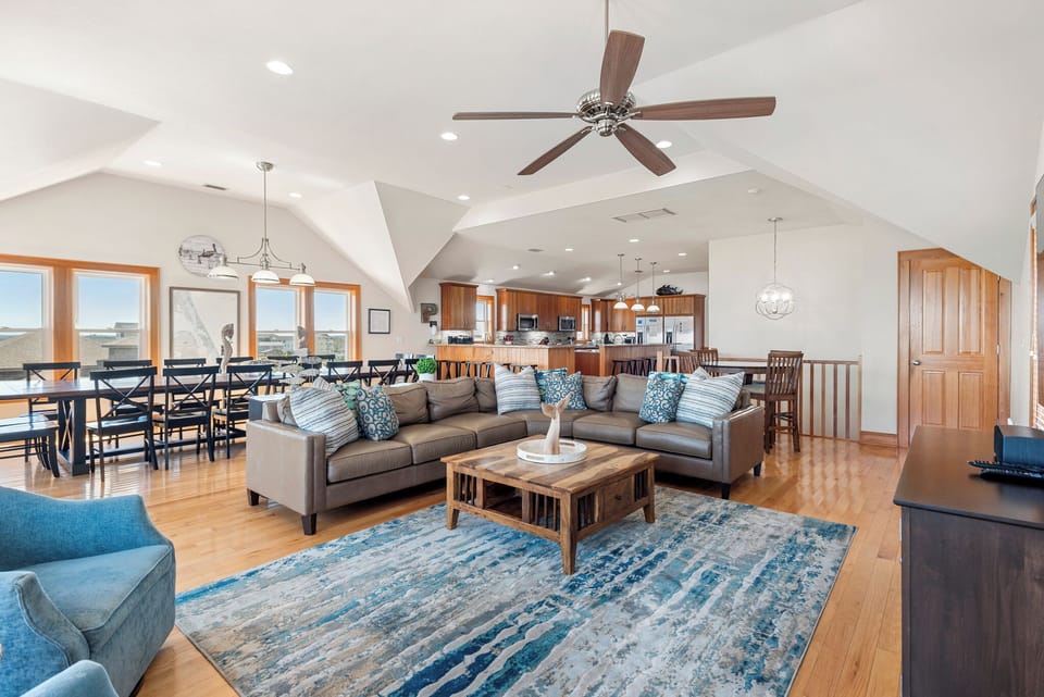SN05: Pompano | Top Level Living Area