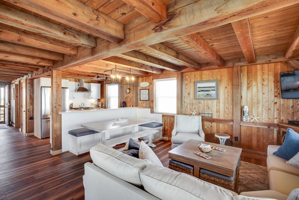 SN0531: Moon Rider | Bottom Level Living and Dining Area